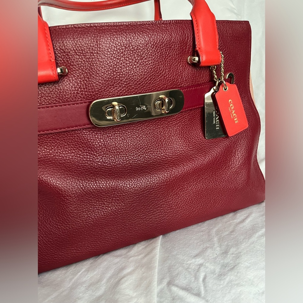 Coach pebbled leather shoulder bag - Picture 4 of 9